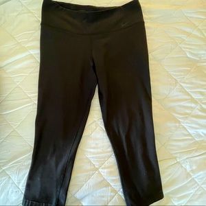 Nike yoga crop pants